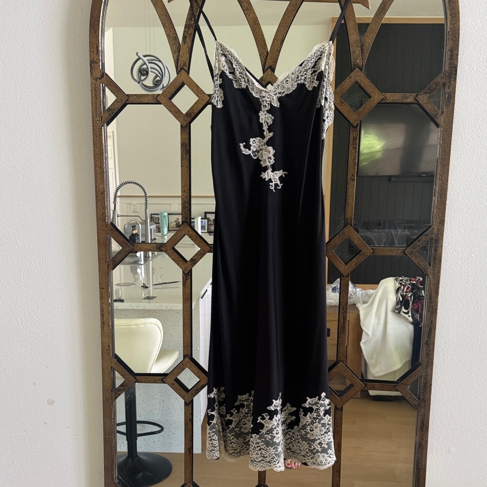 Elegant Black Lace Trim Nightgown